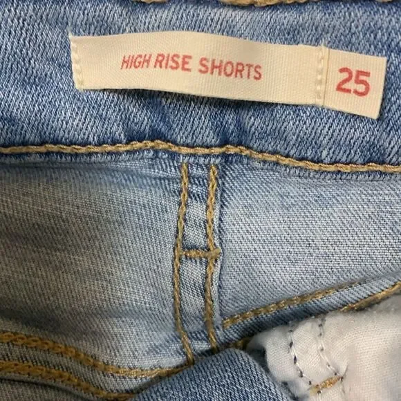 LEVIS, short shorts, size 25 waist, great condition, - Picture 2 of 10